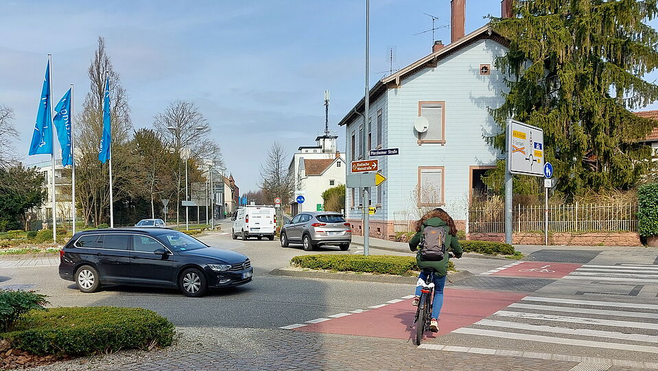 Der Kreisel am Lauerturm in Ettlingen Der Kreisel am Lauerturm in Ettlingen